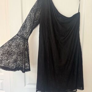 Elegant Black Lace One-Shoulder Dress